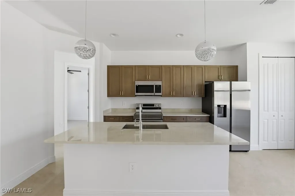 2167 Della Drive Naples FL 34117
