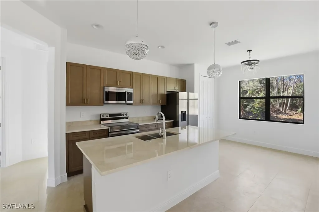 2167 Della Drive Naples FL 34117