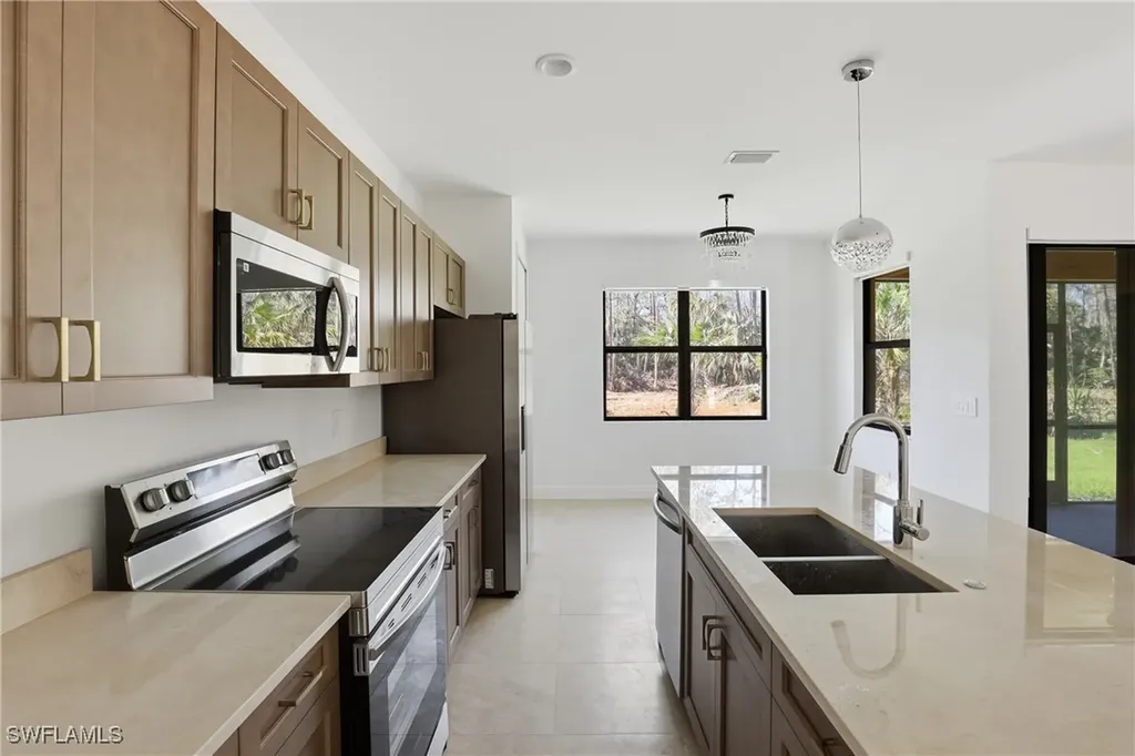 2167 Della Drive Naples FL 34117