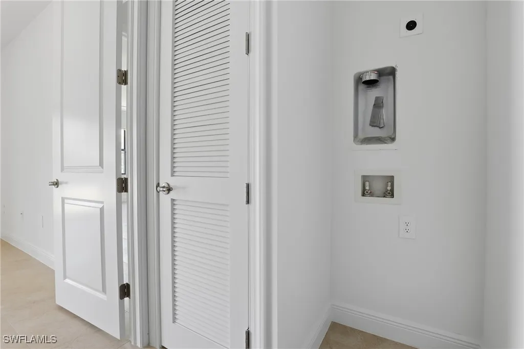 2167 Della Drive Naples FL 34117