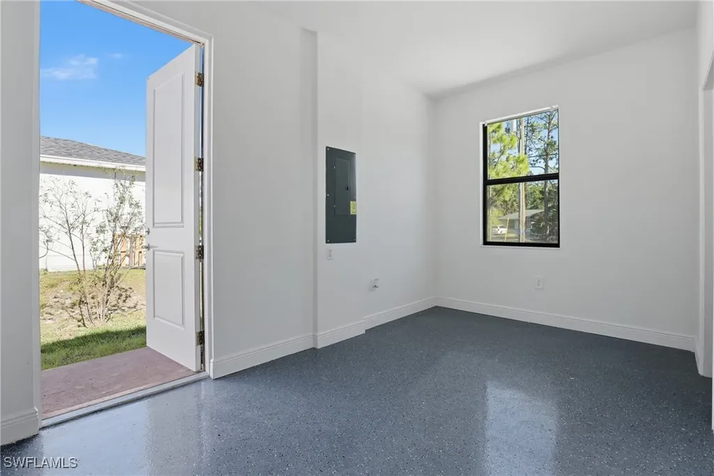 2167 Della Drive Naples FL 34117