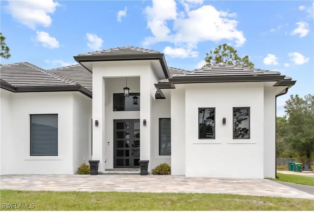 2313 6th Avenue SE Naples FL 34117