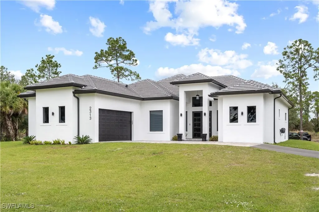 2313 6th Avenue SE Naples FL 34117
