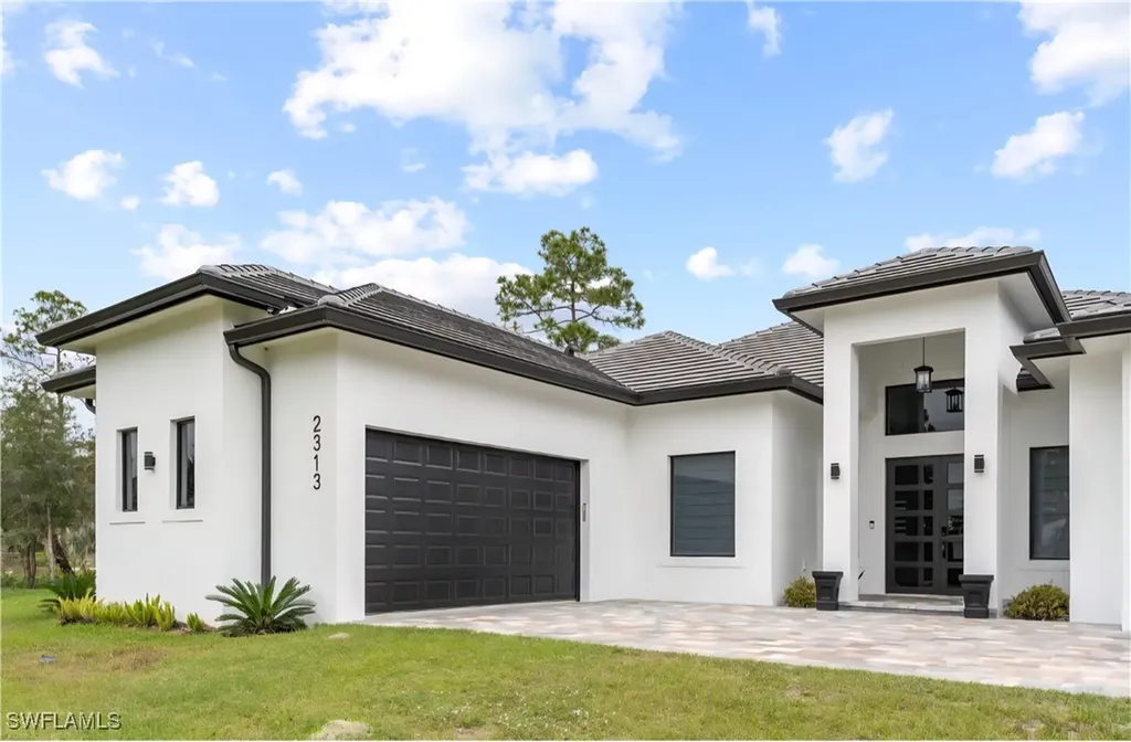 2313 6th Avenue SE Naples FL 34117
