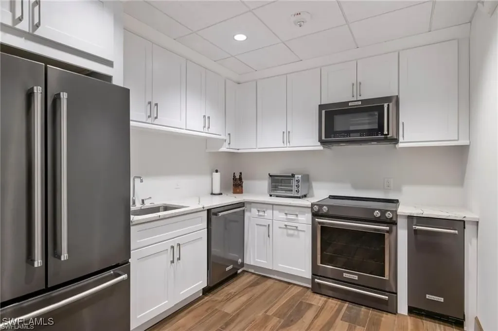 6075 Pelican Bay Boulevard Naples FL 34108