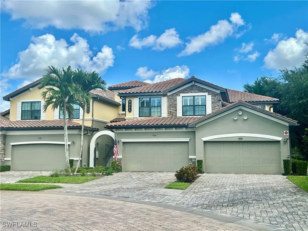 9511 Napoli Lane Naples FL 34113