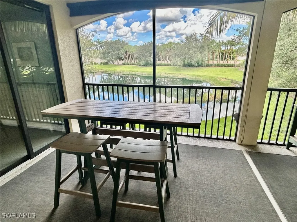 9511 Napoli Lane Naples FL 34113