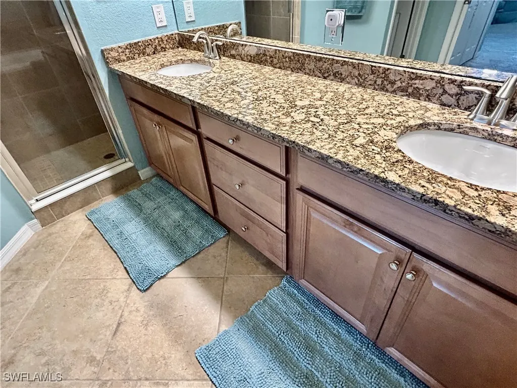 9511 Napoli Lane Naples FL 34113