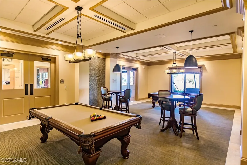 9511 Napoli Lane Naples FL 34113