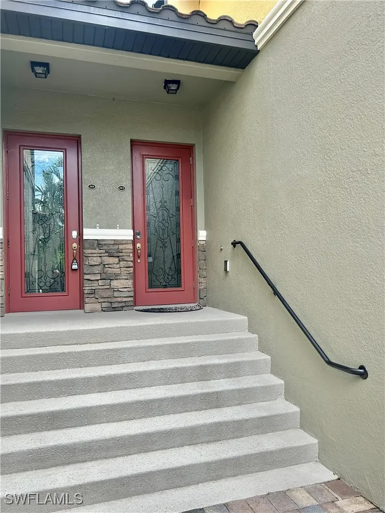 9511 Napoli Lane Naples FL 34113