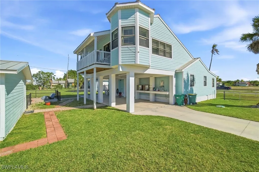407 Copeland Avenue N Everglades City FL 34139