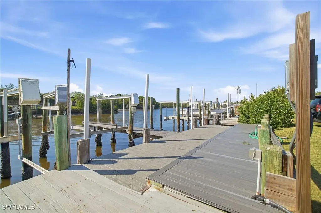 407 Copeland Avenue N Everglades City FL 34139