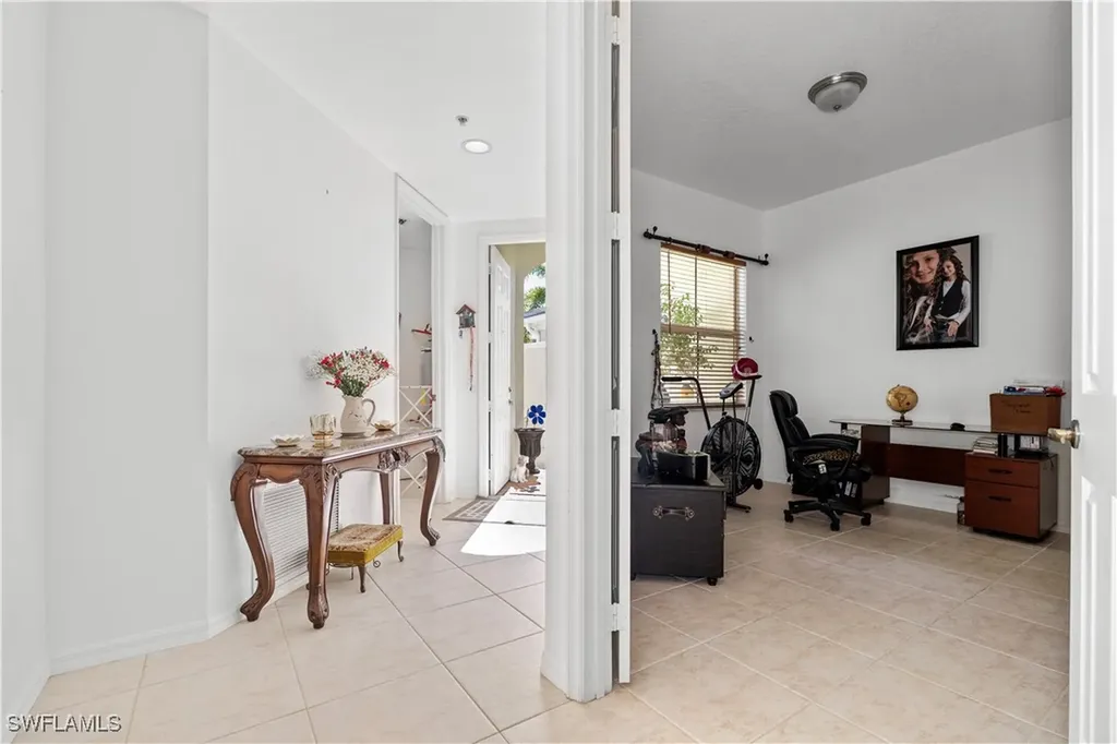 1405 Mariposa Circle Naples FL 34105