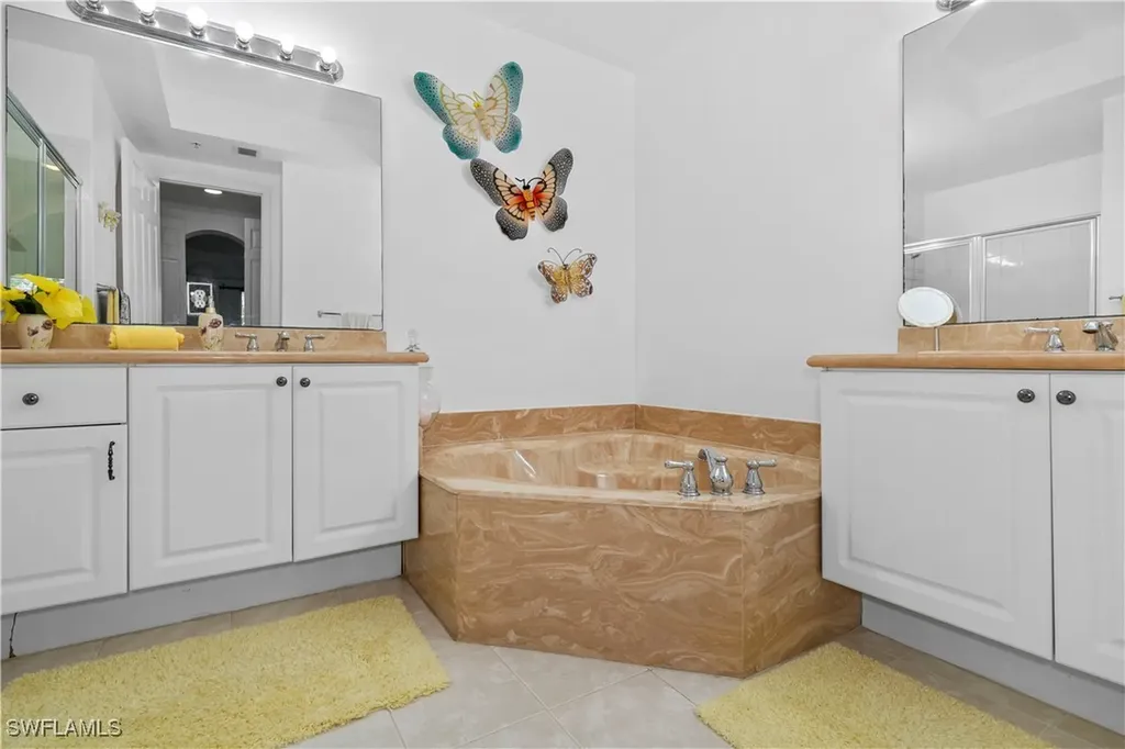 1405 Mariposa Circle Naples FL 34105