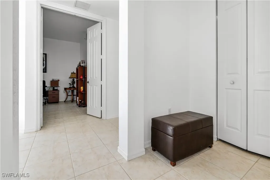 1405 Mariposa Circle Naples FL 34105