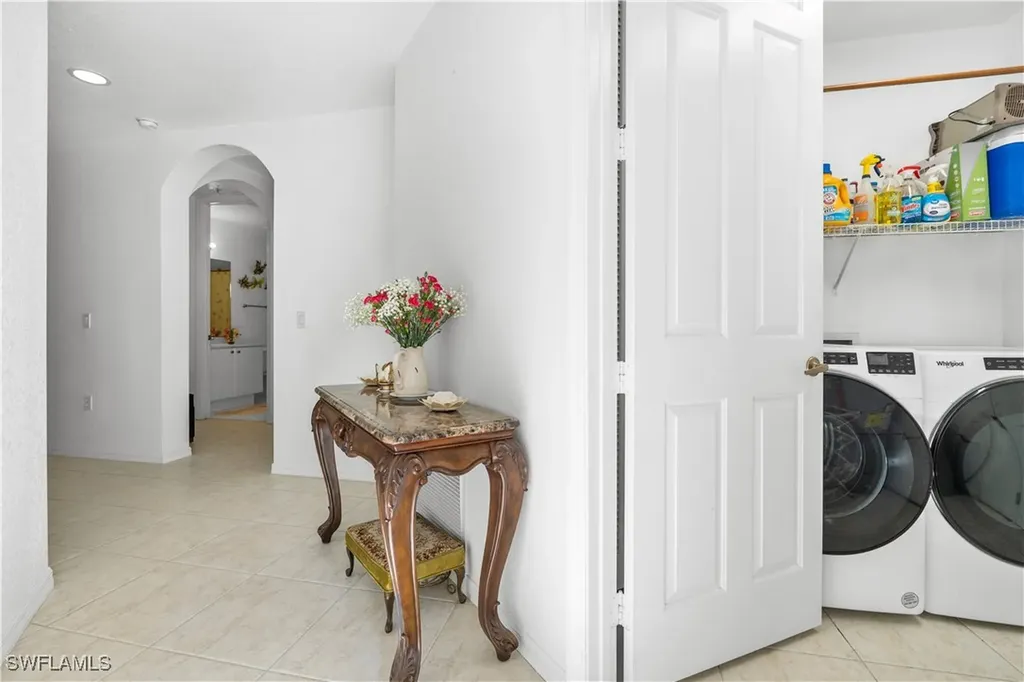 1405 Mariposa Circle Naples FL 34105