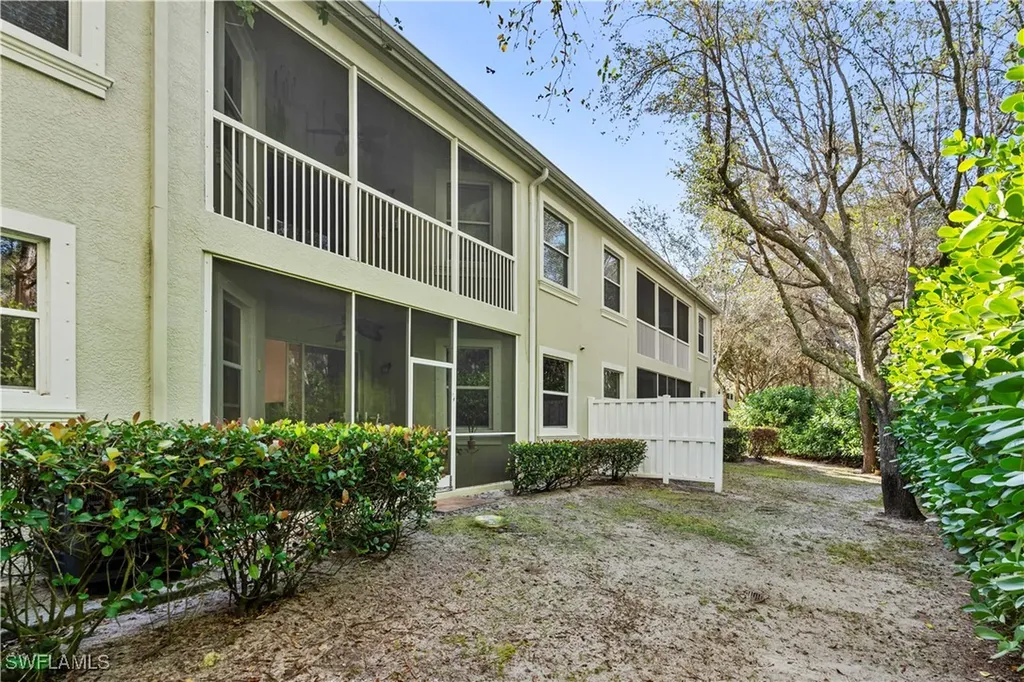 1405 Mariposa Circle Naples FL 34105