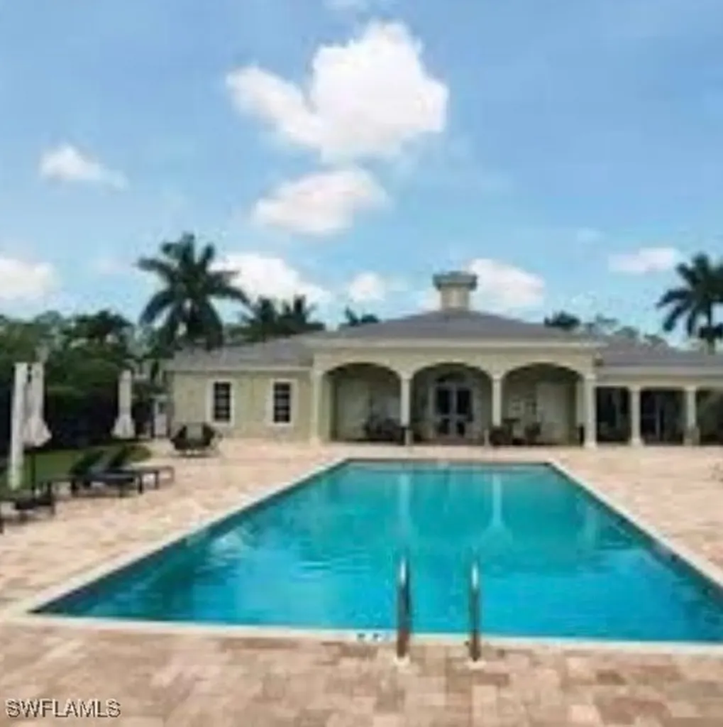 1405 Mariposa Circle Naples FL 34105