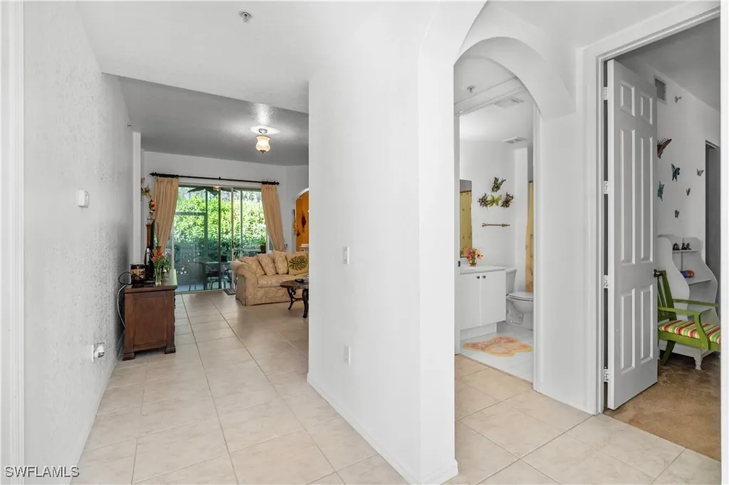 1405 Mariposa Circle Naples FL 34105