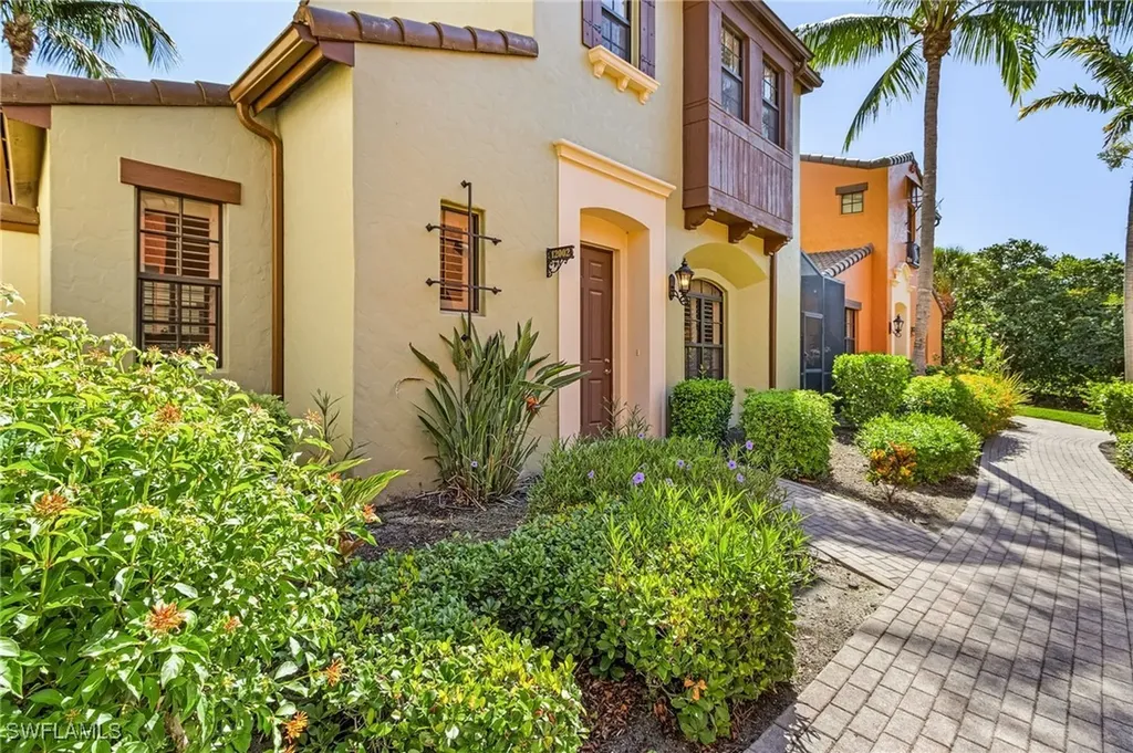 9118 Chula Vista Street Naples FL 34113