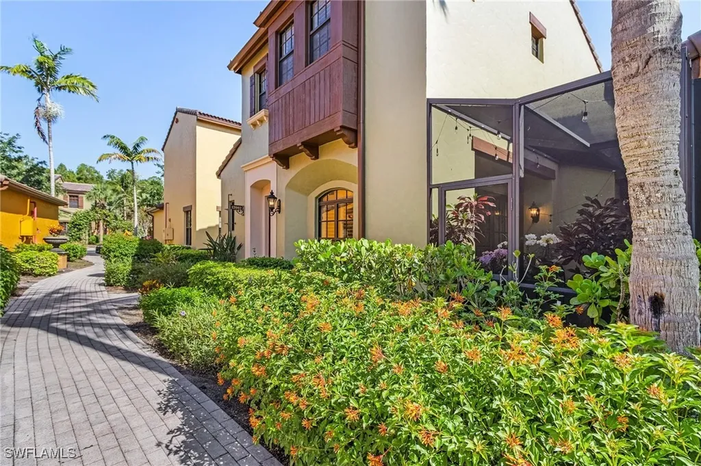 9118 Chula Vista Street Naples FL 34113