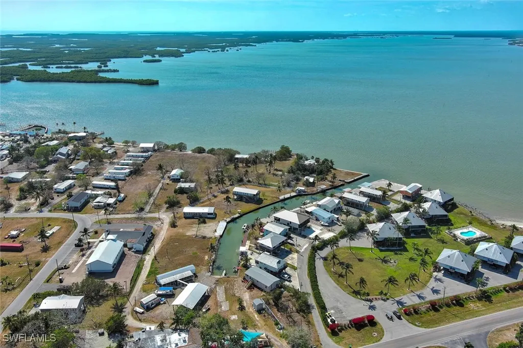 177 Lopez Lane Chokoloskee FL 34138