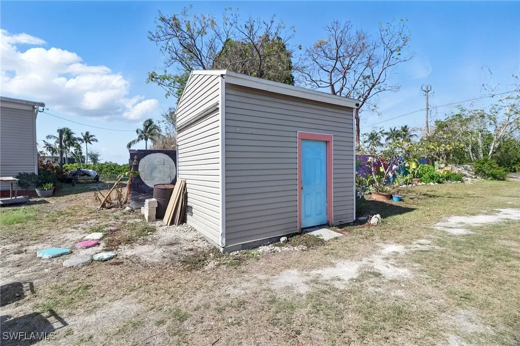 177 Lopez Lane Chokoloskee FL 34138