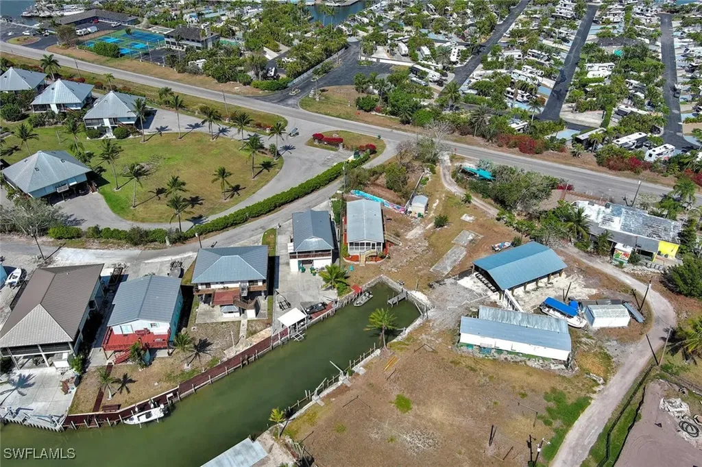 177 Lopez Lane Chokoloskee FL 34138