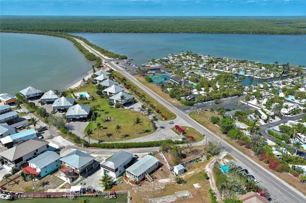 177 Lopez Lane Chokoloskee FL 34138