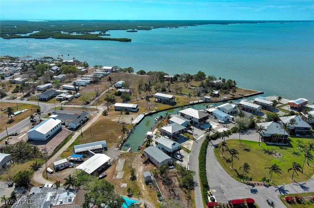 177 Lopez Lane Chokoloskee FL 34138