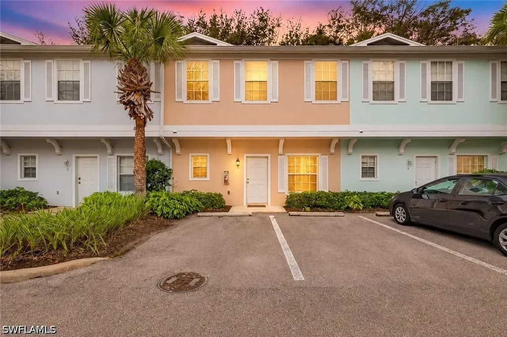3258 Tamara Drive Naples FL 34109