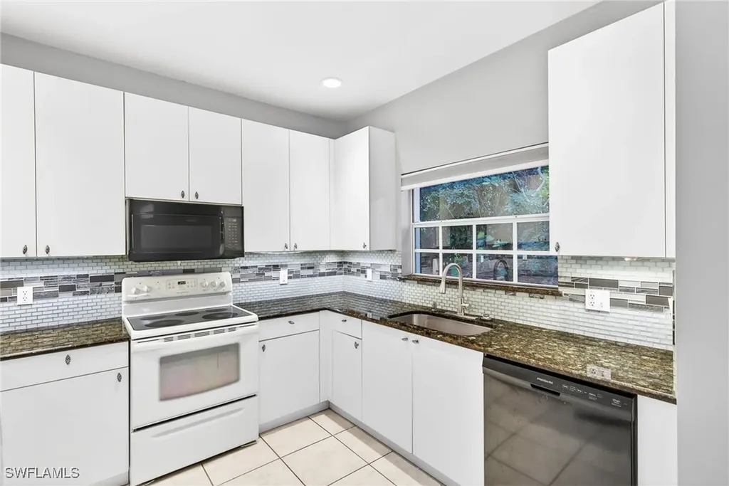 3258 Tamara Drive Naples FL 34109