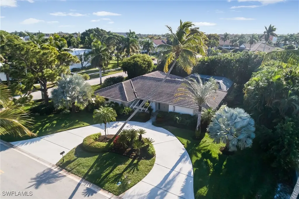 Naples FL, 748 Willowhead Drive