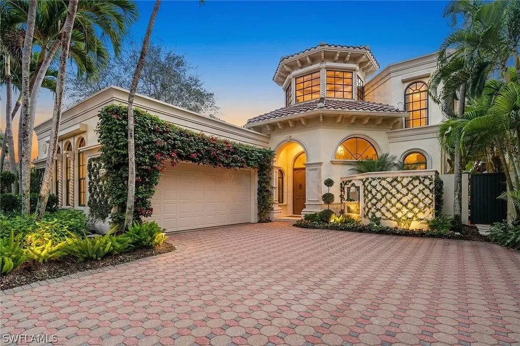 Naples FL, 248 Point Salerno