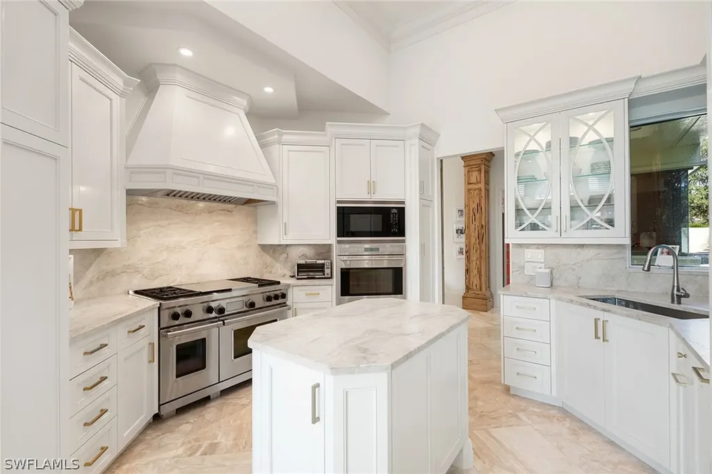 248 Point Salerno Naples FL 34108