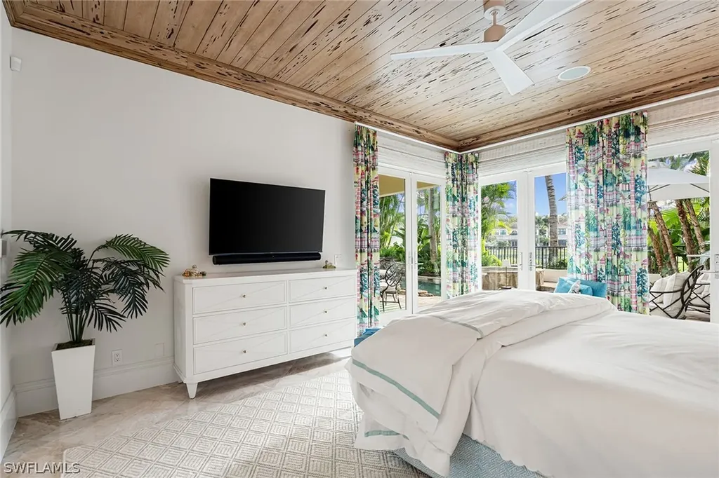 248 Point Salerno Naples FL 34108