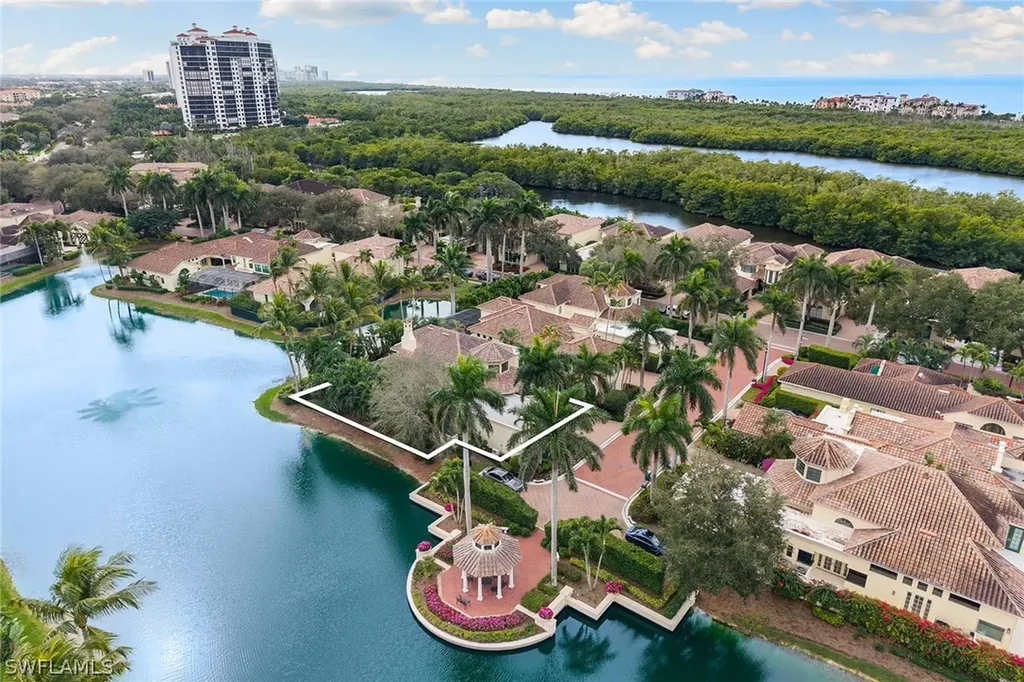 248 Point Salerno Naples FL 34108