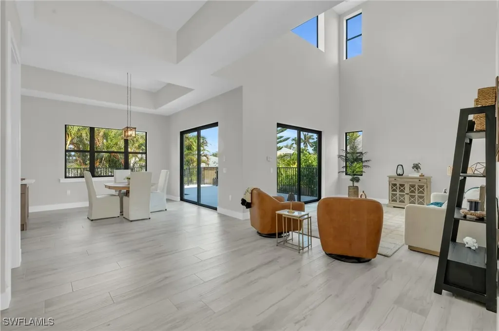 107 W Hilo Street Naples FL 34113