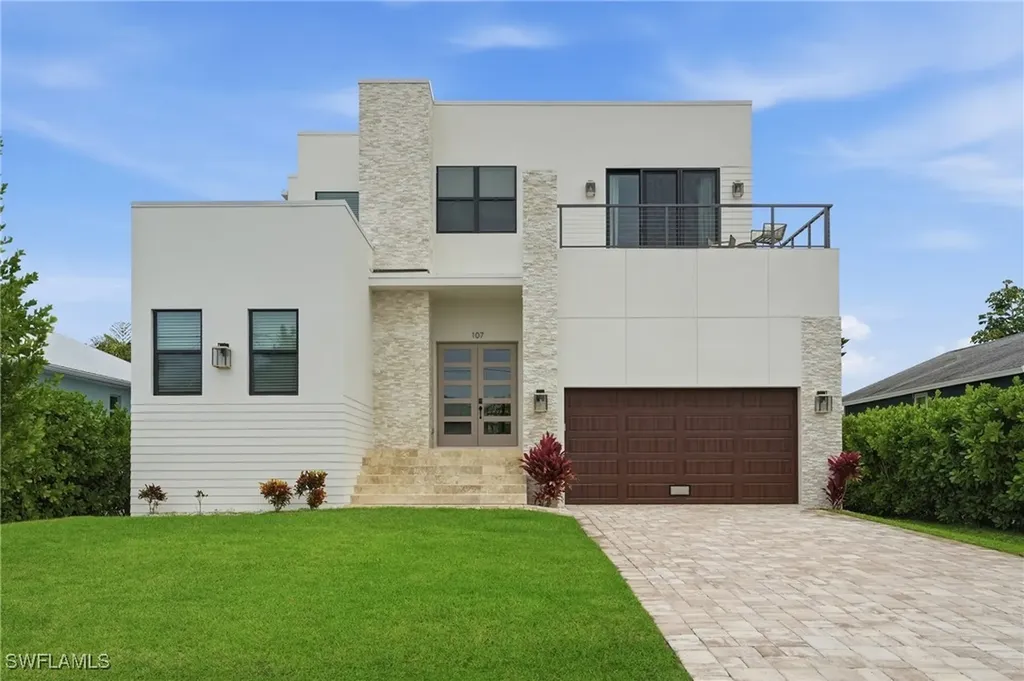 107 W Hilo Street Naples FL 34113