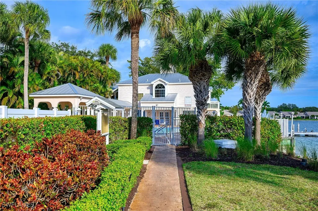 2841 Citrus Lake Drive Naples FL 34109