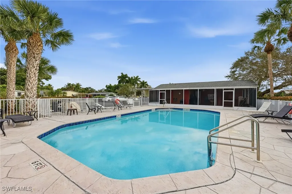 1753 Beverly Drive Naples FL 34114