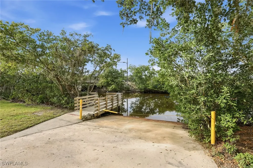 1753 Beverly Drive Naples FL 34114