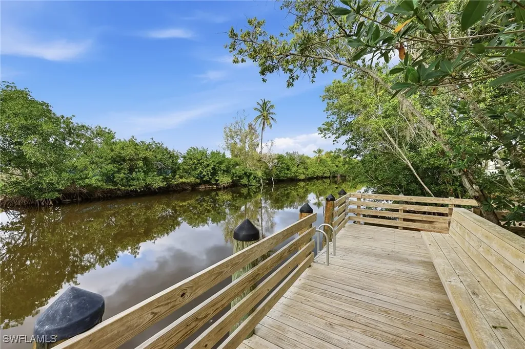 1753 Beverly Drive Naples FL 34114