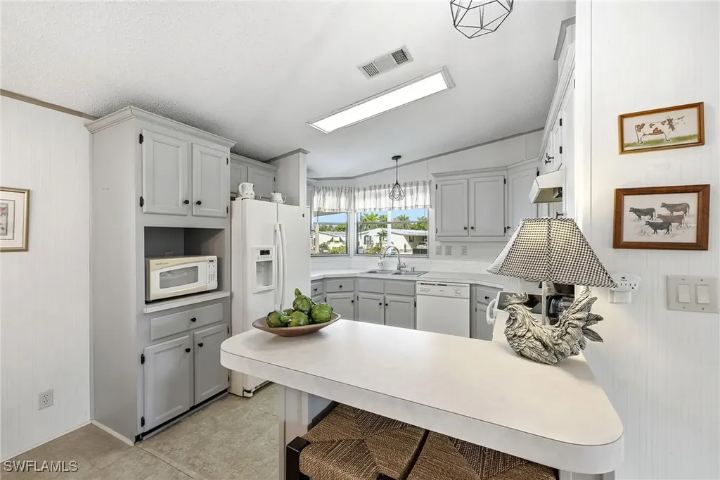 1753 Beverly Drive Naples FL 34114