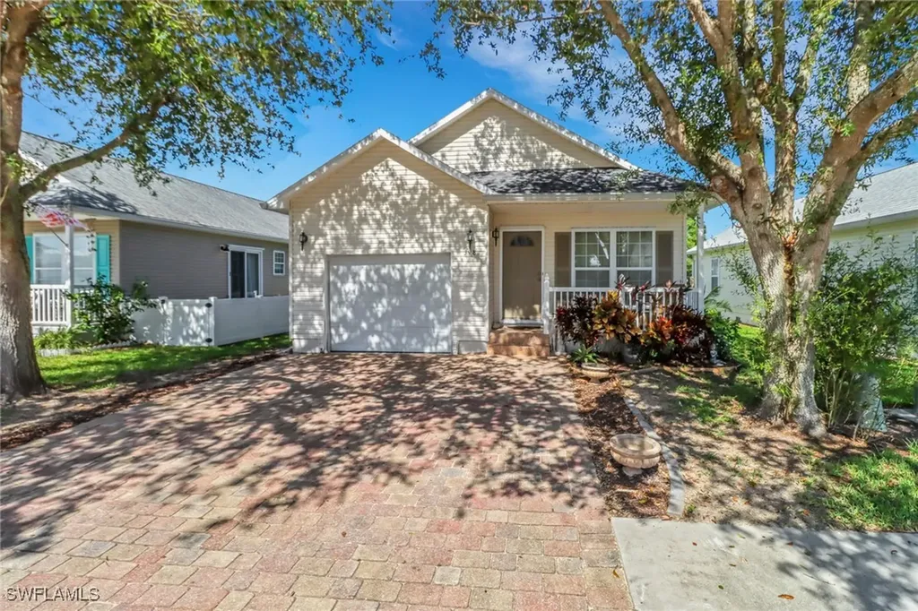 398 Leawood Circle Naples FL 34104