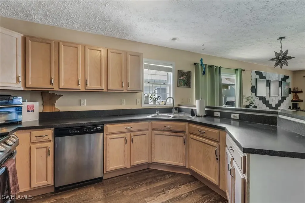 398 Leawood Circle Naples FL 34104
