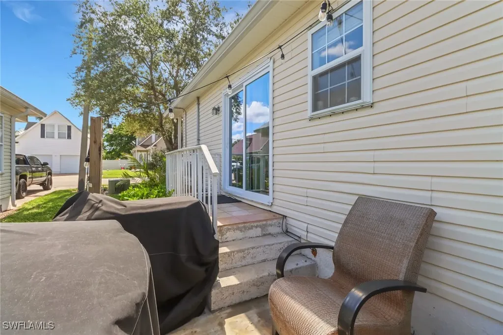 398 Leawood Circle Naples FL 34104