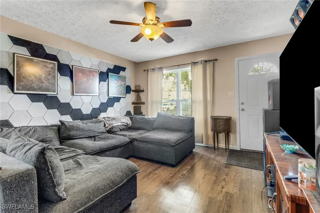 398 Leawood Circle Naples FL 34104