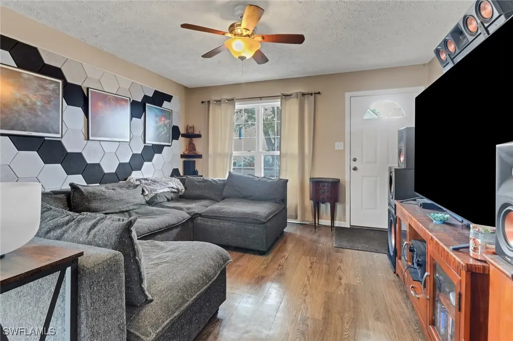 398 Leawood Circle Naples FL 34104