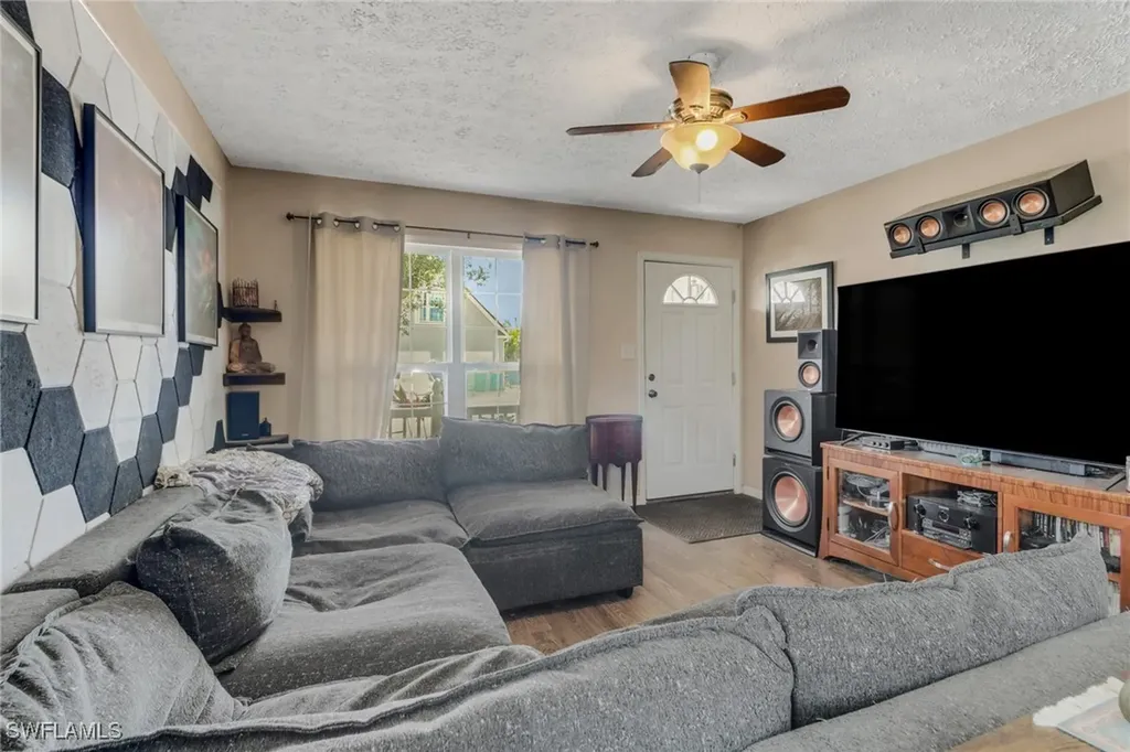 398 Leawood Circle Naples FL 34104